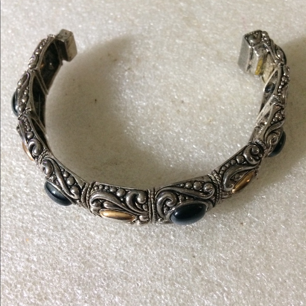 Magnet lock silver tone beads bracelet
